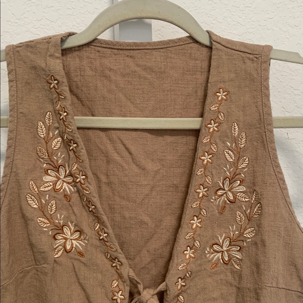 SHEIN Brown Embroidered Tie-Front Tank Top - Picture 2 of 7